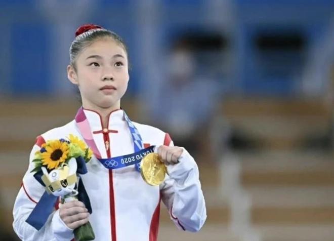 的退役后却沦落到摆摊卖菜当水泥工球王会国家队运动员有编制为何有(图4)