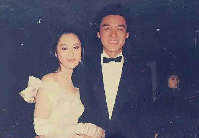 确的决定就是拒绝与前妻章小蕙复婚球王会体育钟镇涛：我这辈子最正(图4)