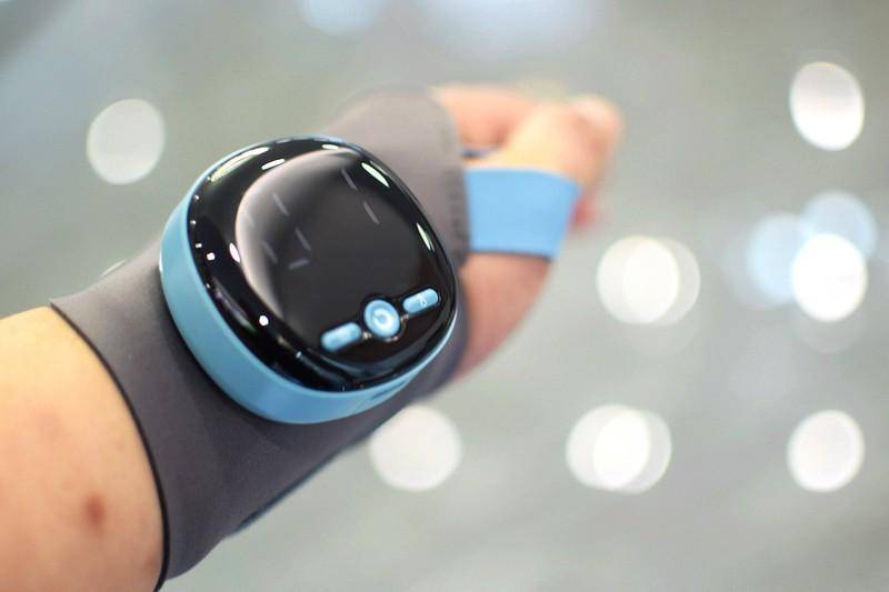 摩护腕轻松应对长时间打字的挑战既是护腕又是按摩仪何浩明电热按(图6)