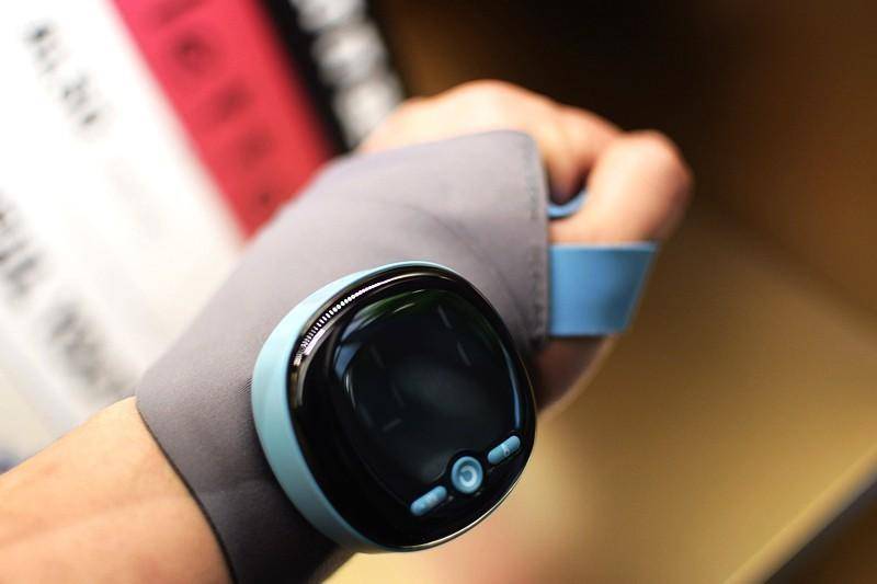 摩护腕轻松应对长时间打字的挑战既是护腕又是按摩仪何浩明电热按(图8)